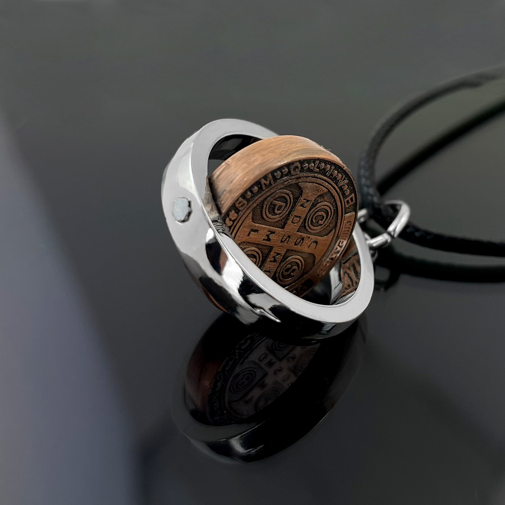 New St Benedict Medal Necklace - Jewelry & Watches Review 评论和价格