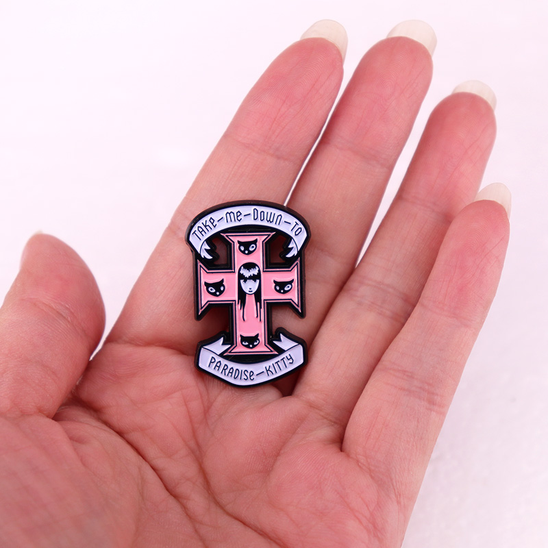 Emily the Strange Take Me Down - Paradise Jewelry & Watches Llc Miami 评论和价格